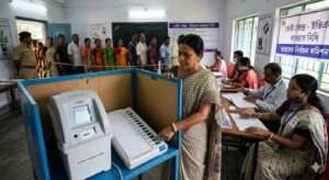 পশ্চিমবঙ্গ নির্বাচন ২০২৬: ২৩ ও ২৯ এপ্রিল দুই দফায় ভোট, ৪ মে ফলাফল - জানুন বিস্তারিত 3 https://mystate.co.in/wp-content/uploads/2026/03/the-general-election-process-in-India.jpg Indian voter casting vote using EVM and VVPAT - পশ্চিমবঙ্গ বিধানসভা নির্বাচন ২০২৬ - ভারতের ইলেকট্রনিক ভোটিং প্রক্রিয়া